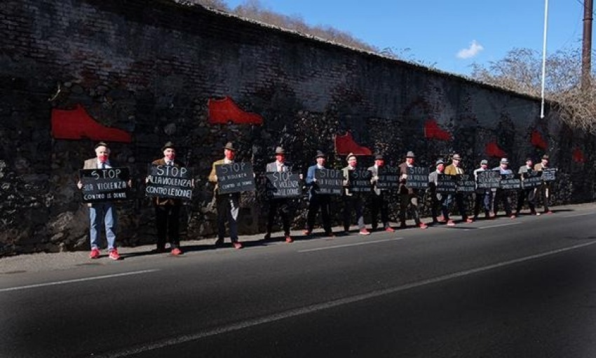 A Torino gli Uomini in scarpe rosse cammineranno ancora contro la violenza